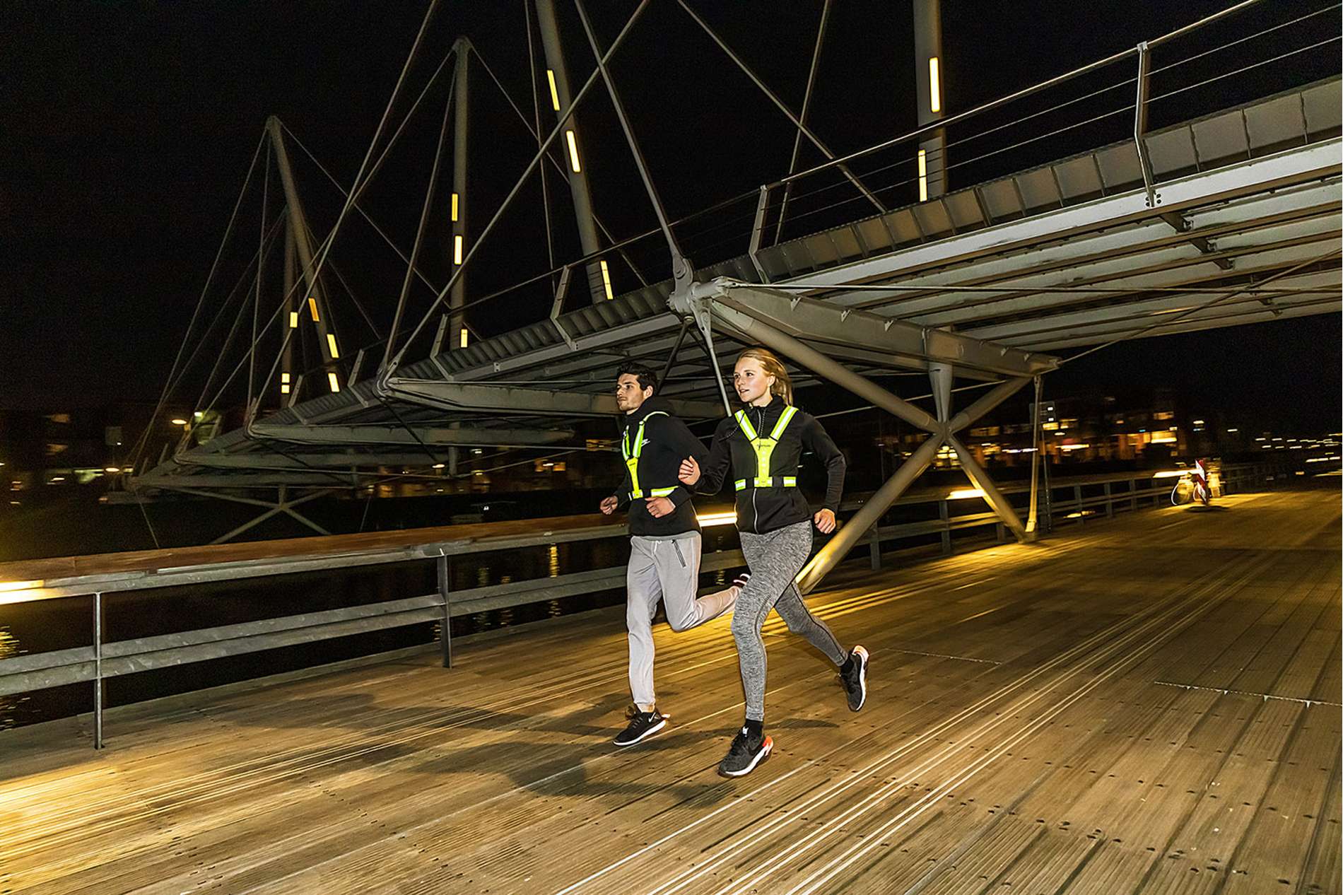 Helkurvest, jooksuvest Tunturi X-shape LED Belt