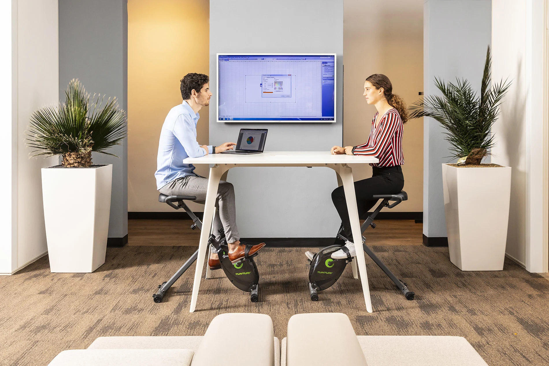 Velotrenažöör TUNTURI Cardio Fit D20 Deskbike