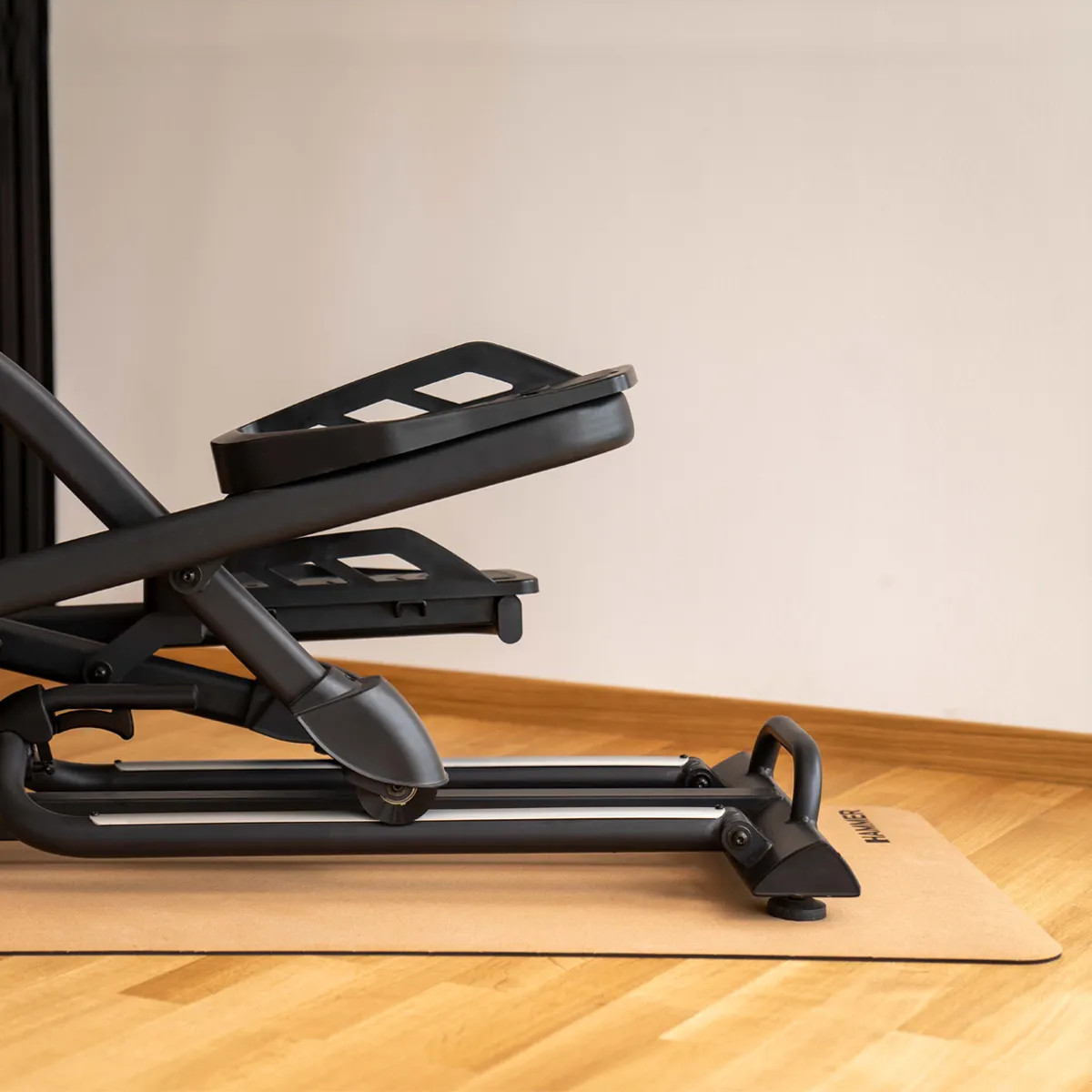 Trenažööride alusmatt HAMMER Protective Floor Mat, L (183 x 61 x 0,6 cm)