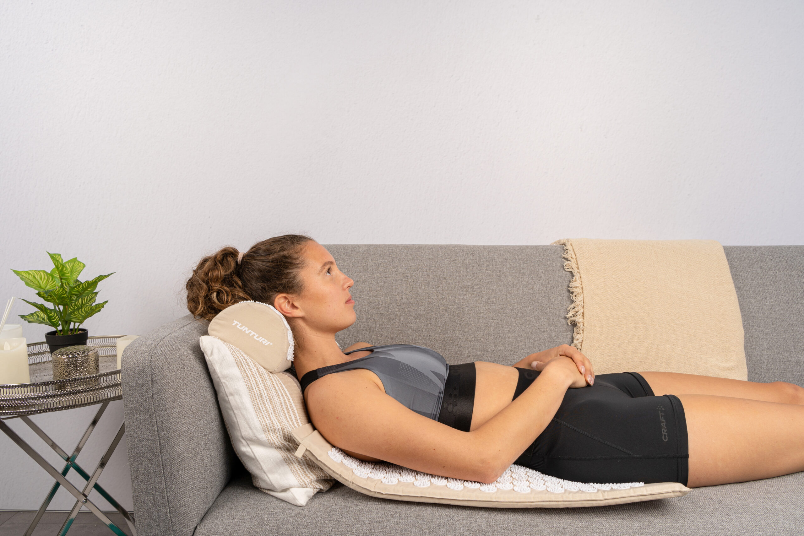 Punktimassaaži matt  ja padi Tunturi Acupressure Mat And Pillow, Beige