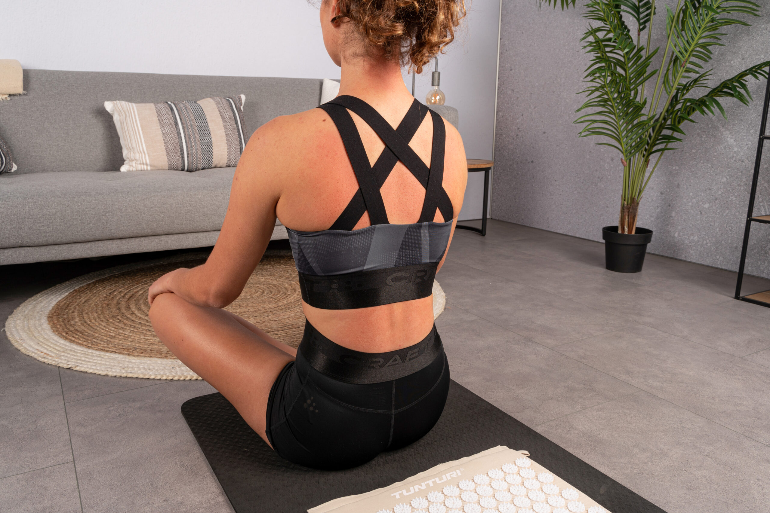 Punktimassaaži matt  ja padi Tunturi Acupressure Mat And Pillow, Beige