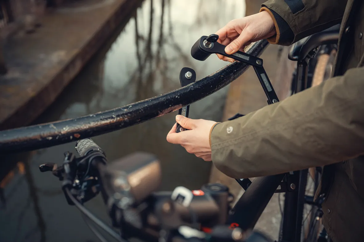 Lülilukk AXA Fold Lite 80