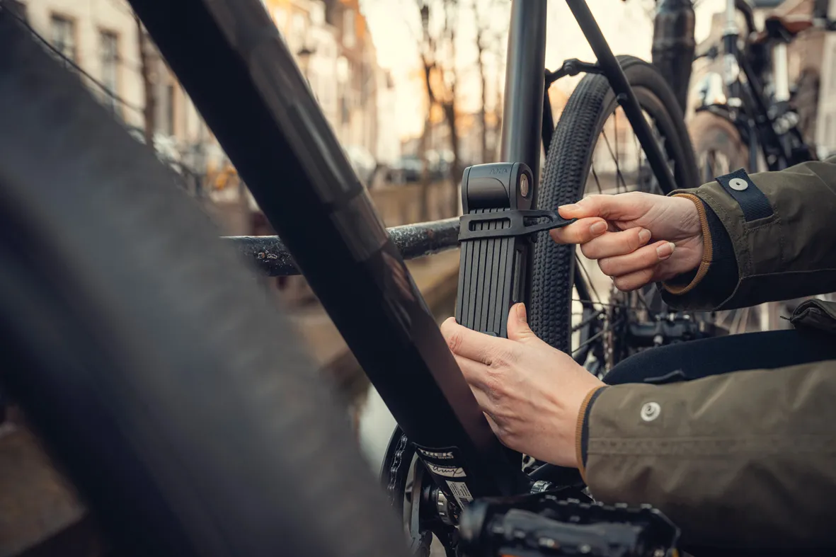 Lülilukk AXA Fold Lite 100