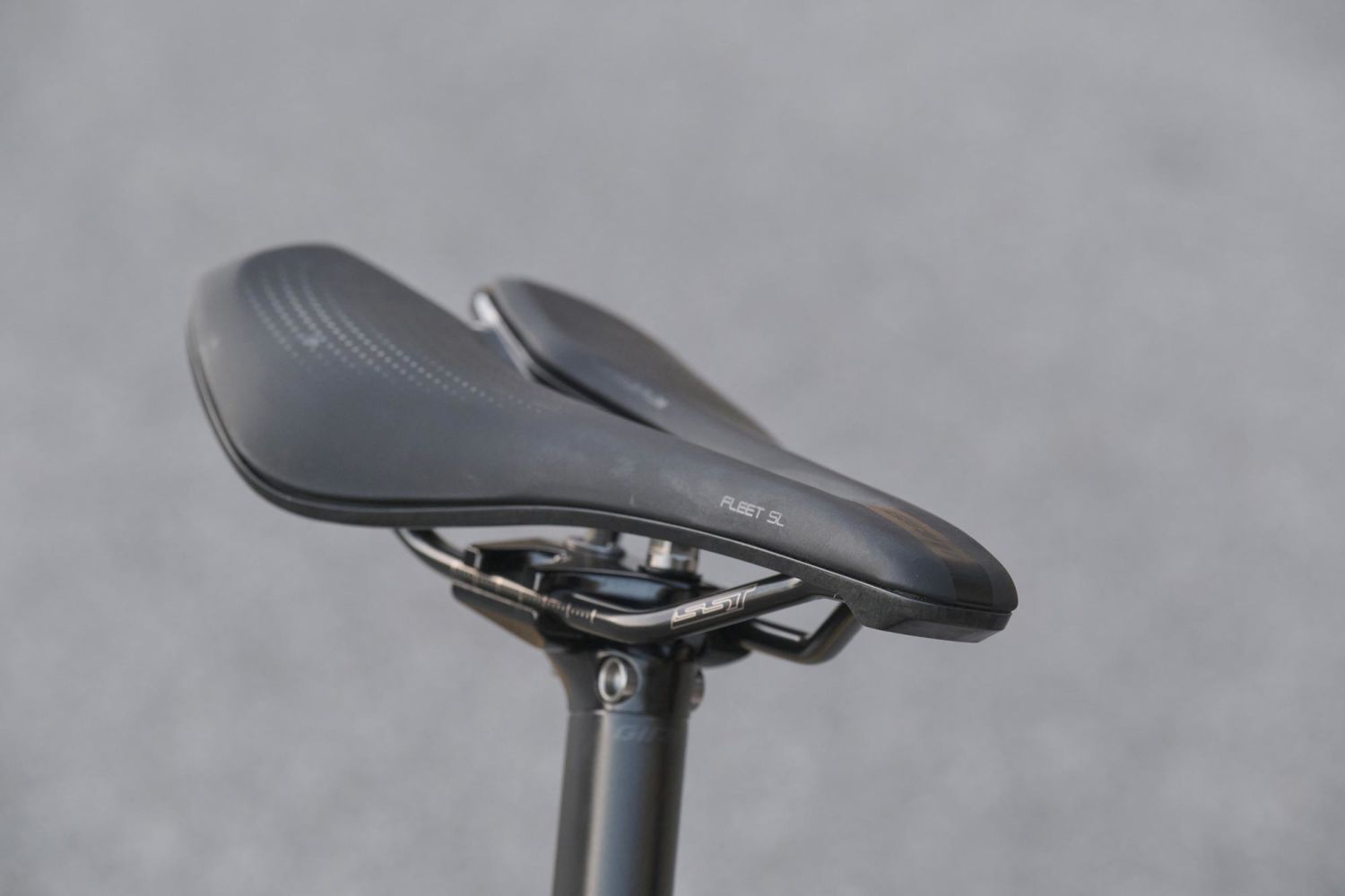 Sadul GIANT Fleet SL must