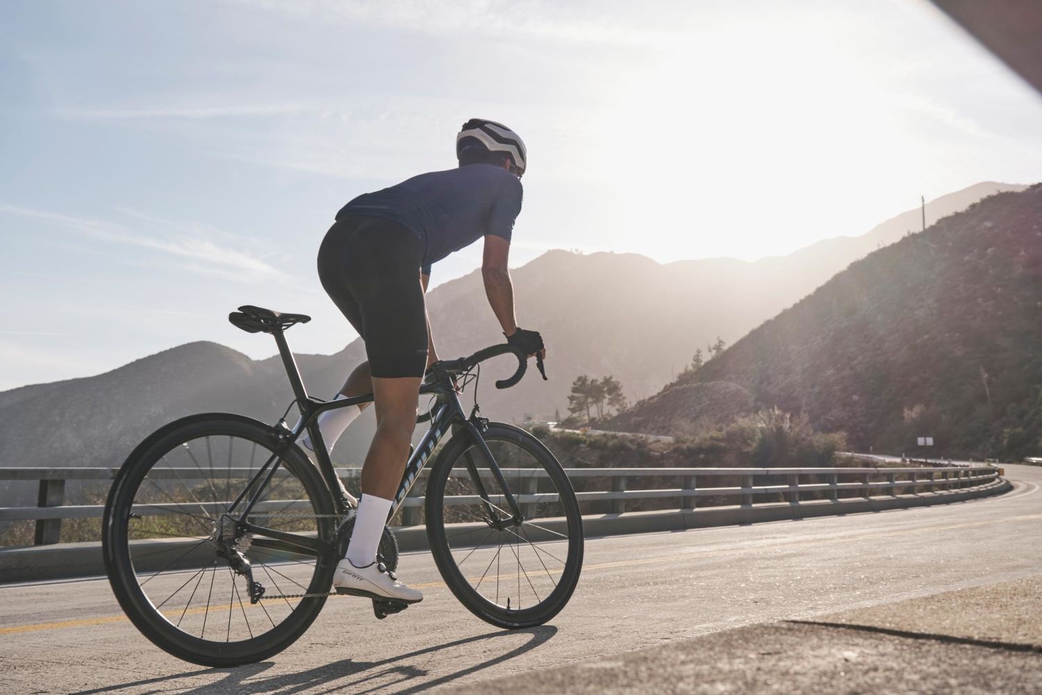 Sadul GIANT Fleet SL must